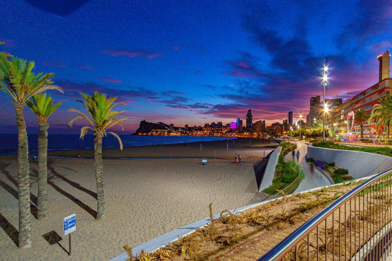 Sunset Waves Superb Apartments Benidorm Esterno foto
