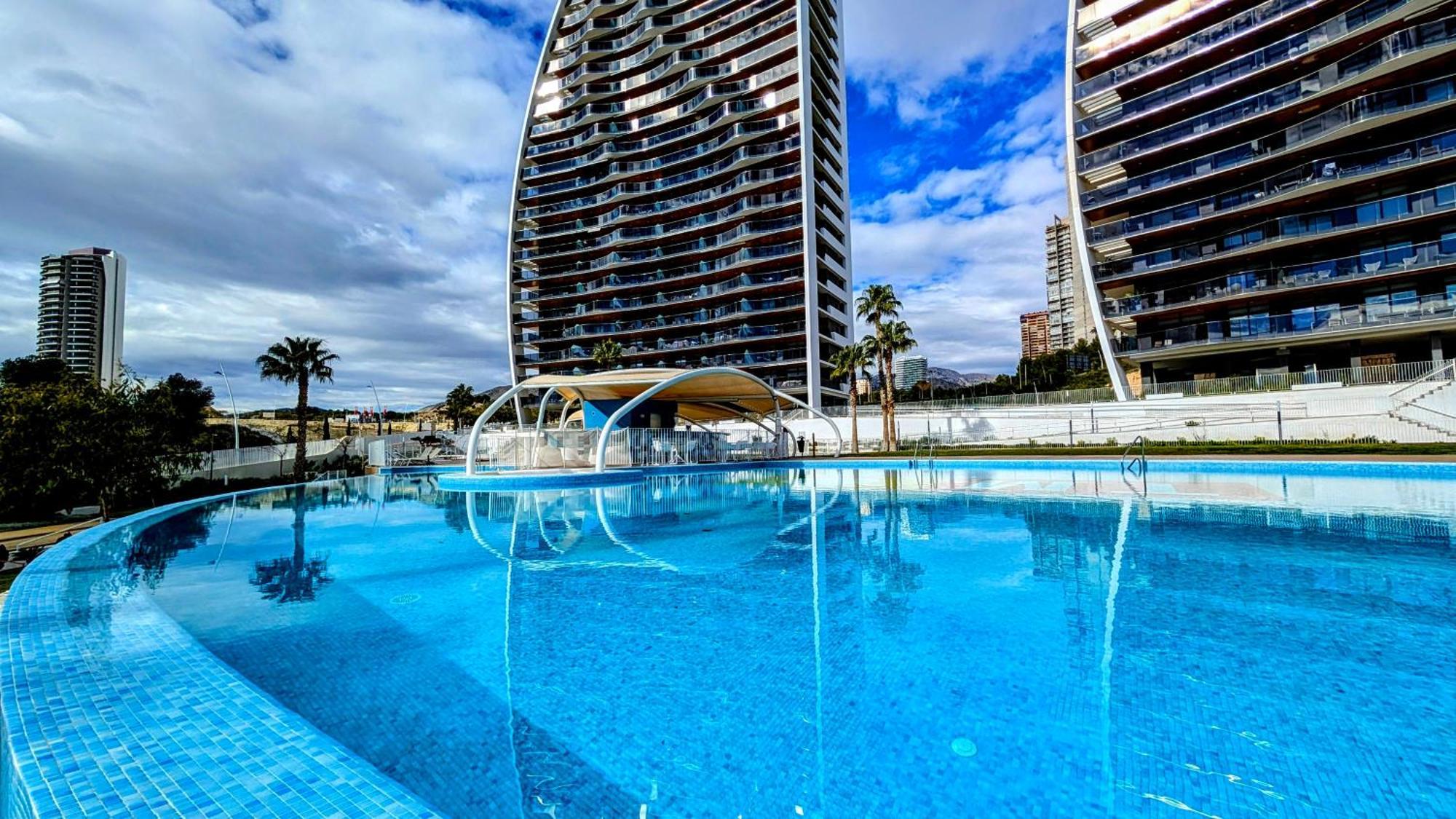 Sunset Waves Superb Apartments Benidorm Esterno foto